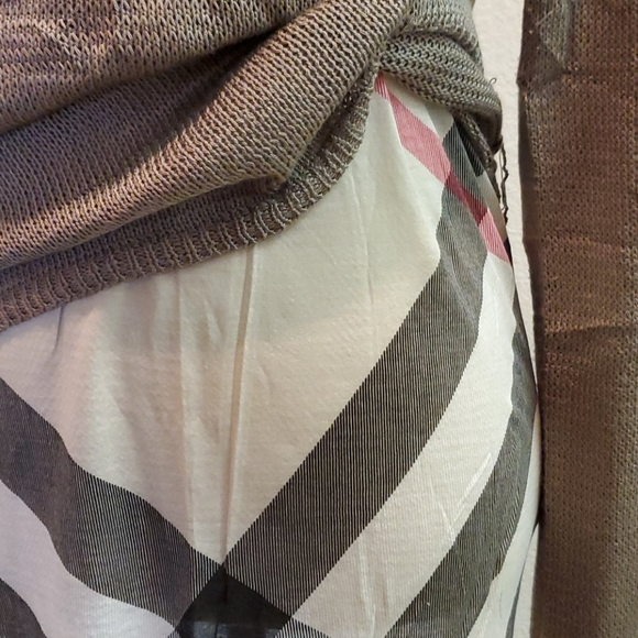 Burberry Sweater - Picture 3 of 7